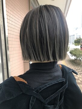 ユネス(UNESS) グレージュハイライトBOB