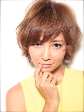 ロアナ 六本木(LOANA ROPPONGI) 空気感たっぷりのひし形ショートヘア☆【LOANA 山根裕司】