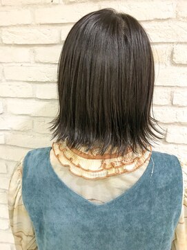 コル(CoL) 切りっぱなしボブ×透け感アッシュ