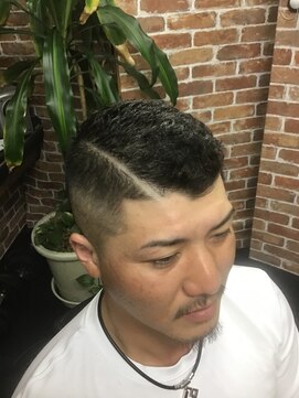 ヘアースタジオアルファ 濡れパン★フェードカット