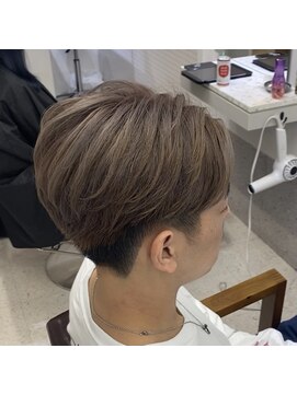 ニコフクオカヘアーメイク(NIKO Fukuoka Hair Make) 「NIKO」ハイトーンベージュセンターパート　福岡天神