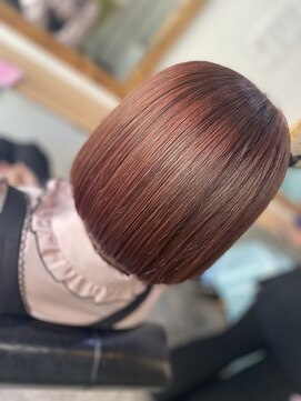 ラビス クローバー(Lovis clover) ピンクブラウン　ネビージュ　こなれミディ　ボブルフ