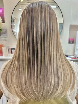 ラヴィエール(LAVIERE by R-EVOLUT) ハイライト/ケアブリーチ/レイヤーカット/髪質改善【柏/柏駅】