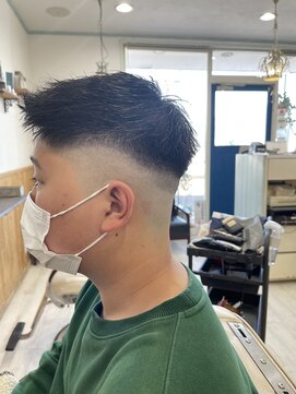 レア(le'a) ゴリゴリスキンフェード