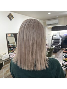 ヘアーラボラッシュ(Hair labo Rush) ホワイトベージュ