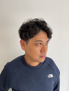 アリー(Ari-) 強めパーマ