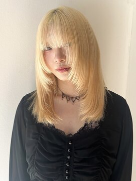 ザ ドッツ(THE DOTS) ブロンドカラー レイヤーカット 韓国ヘア ブリーチ 20代