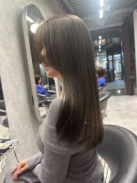 シティ(CITY) ツヤ髪グレージュ×ロングレイヤーカット【CHICA】