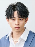 黒髪フェザーショートアップバングニュアンスセンターパート