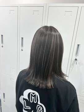 ユウル 横浜(juhl.) ハイライトカラーブリーチダブルカラー外ハネニュアンスカラー