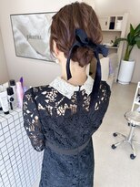 プリュム(plumu.)&nbsp;シニヨン／ゆるふわシニヨン／お呼ばれヘア／シニヨンアレンジ