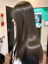 スリット(slit)&nbsp;オリーブカラーで叶う透明感へア