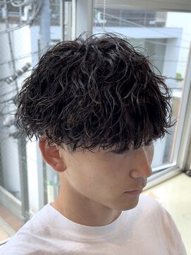 フィフス トウキョウ (fifth TOKYO) センターパートツイストスパイラルパーマメンズマッシュパーマ