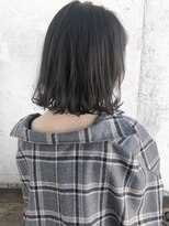 ルティア(Lutia) ダークアッシュ ふんわり外ハネスタイル