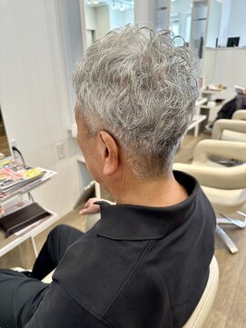ジールヤマグチ 大蔵店 グレイヘアー ナチュラルカール