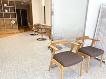 サム 横浜 大倉山(Sum)の雰囲気(サンドベージュとクラウドグレーを基調とした落ち着いた空間です)