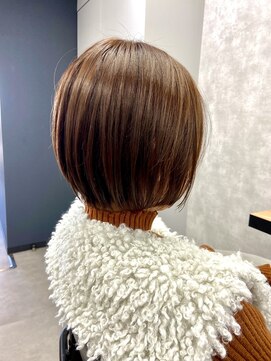 クラン 岡本(Chlan) 柔らか質感の大人ショートボブ