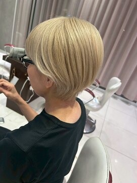 アース 大曽根店(HAIR&MAKE EARTH) earthショートレイヤーボブミルクティー丸みショートボブ
