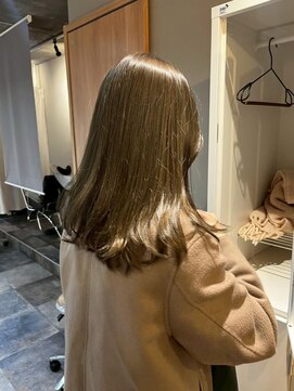 ニード(need) オリーブベージュ/髪質改善/ニュアンス/20代/ミディアム