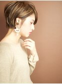 片耳をかけてスッキリ☆見せる、モードなクールショートヘア