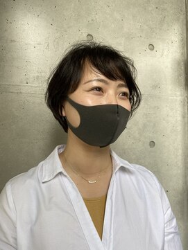 リバレッジ 白金(Leverage) 癖を生かしたショートボブ