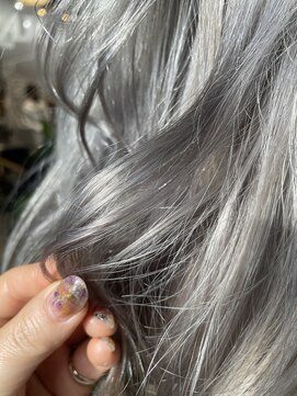 リノ(F’lino) ブリーチ有り_プラチナグレー