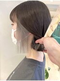 インナーカラーイヤリングカラーグレージュシルバー小顔ボブ30代
