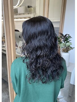 ホワイトルーム(White Room) 黒髪ロング＋強めパーマ