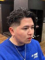 エリマ 横浜西口(elima) 男らしさ溢れるツイストスパイラルパーマのセンターパート