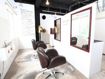 アンプ AMPの写真/ビジネススタイルにもトレンドを取り入れ、ONとOFFどちらも似合うあなたに最適なスタイルをご提案します！