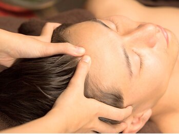 ビーダンディー(Bee dandy)の写真/仕事やストレスで凝り固まった頭皮を丁寧にほぐし、髪の根元から健やかに整える本格ヘッドスパ!