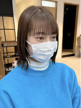 ネオリーブ クーロ(Neolive curro) ぷつっとワイドバング×外ハネボブ