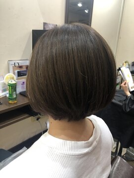 リッツファミリーズピコ めがね橋店(RIT FAMILYZ PIKO) すっきりショートヘアスタイル