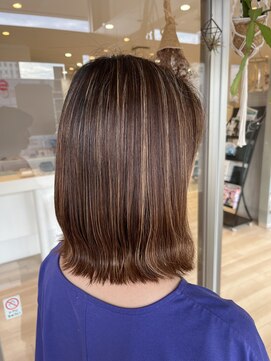 ユーミー(yume by aura) 【立体感UP】大人ハイライトボブ