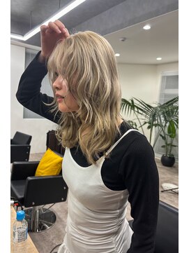 ジュール(JOULE'S) ホワイトブロンド/イメチェン/ローライト/ロングレイヤー