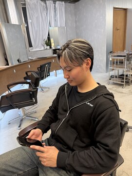 リジョイスヘア レイ(REJOICE hair Lei) メンズ　ハイライト　ホワイトベージュ