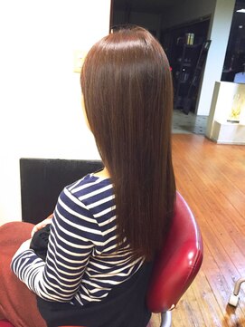 フラワーズビィーオーディー(FLOWERS BOD) 艶のある柔らかベージュブラウンカラー☆