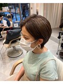 耳かけショートスタイル