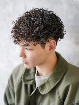 アルファ 新宿(alpha) フェザーパーマ/刈り上げセンターパート/サーフカール[新宿]