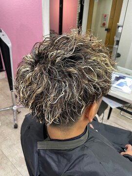 アジールヘア 所沢プロペ通り店(agir hair) アッシュブラックハイライトツイストパーマメンズカット所沢練馬