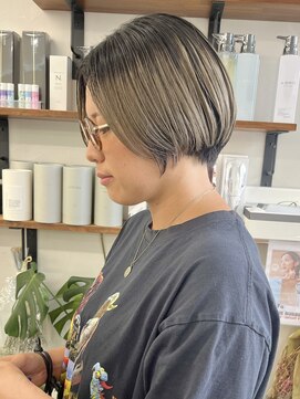 ソソ(soso) 【soso 伊勢田】ハンサムショート×オリーブ【横浜/ブリーチ】