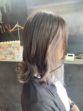 リンダイーロ(Linda Hiro) 【札幌円山】インナーカラー/シルバー/冬デザインカラー