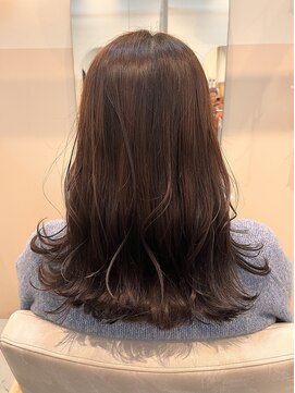 シダ(sida) ゆる巻き　ミディアムレイヤースタイル