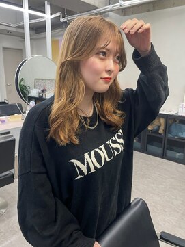 アロ 大阪梅田(alo) 【momoa】海外風ヘーゼルベージュ《大阪梅田駅》