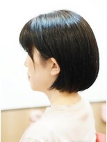 シャイニーソルン 広がる髪質に耳かけしやすいようにインナーコンパクトカット