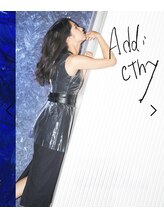 誰もが憧れる、透け感＆艶感。アディクシーカラーで、美しさが引き立つ。