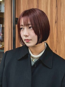 エルナ(ELNA) ボルドーカラー×切りっぱなしアゴライン×大人ボブ