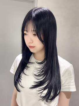 キートス(Kiitos) レイヤーカット×ブルーブラック