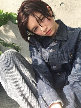 ルーム(Loom.) 〈スタイリング簡単〉外国人風ボルドーカラーのボブ