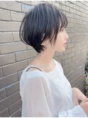 前髪ありアッシュブラウンマニッシュワンサイドショート20代30代